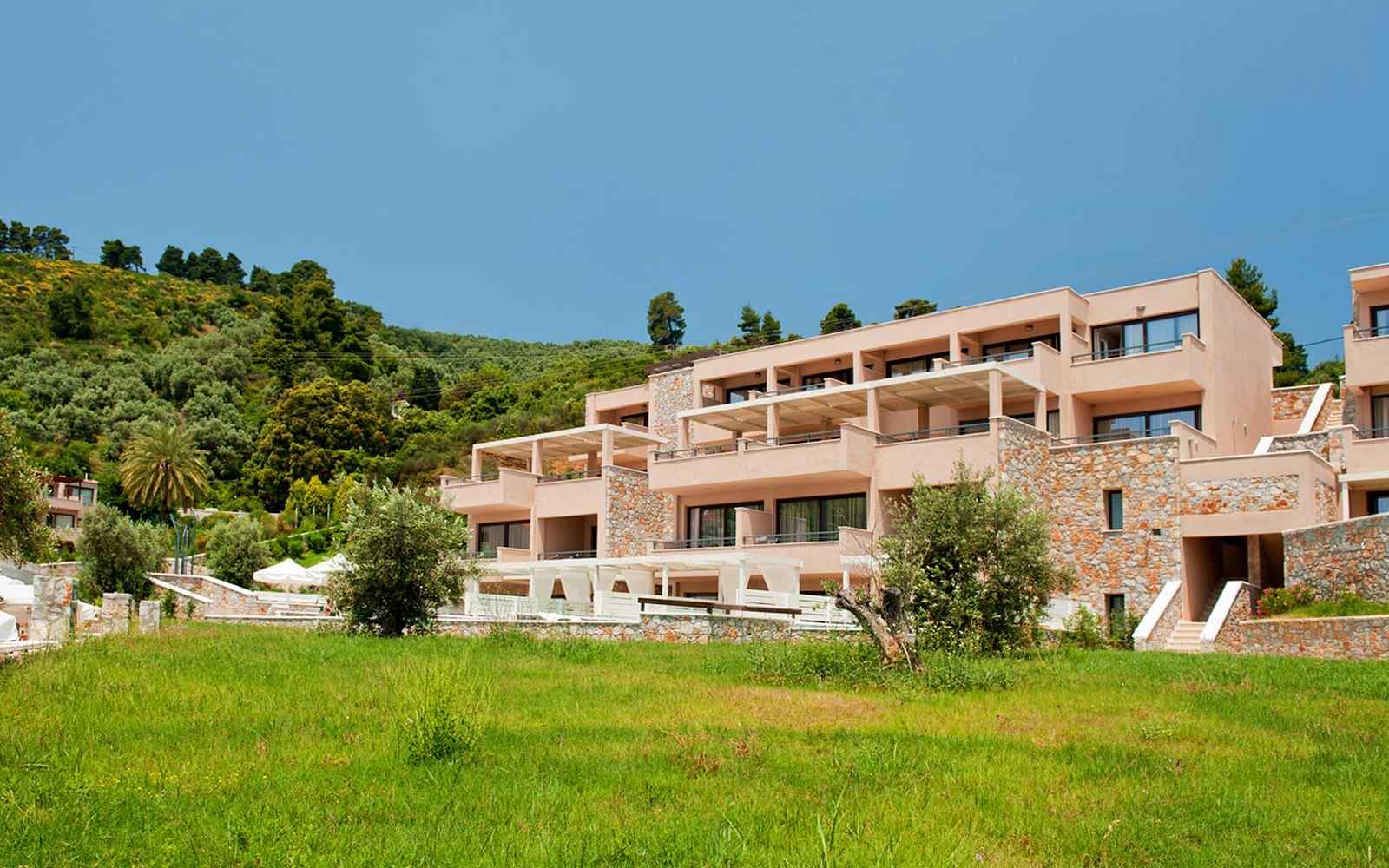https://riaddarbeija.com/wp-content/uploads/2016/03/summer-hotel-01.jpg