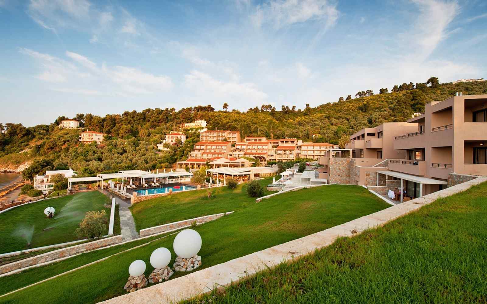 https://riaddarbeija.com/wp-content/uploads/2016/03/summer-hotel-02.jpg