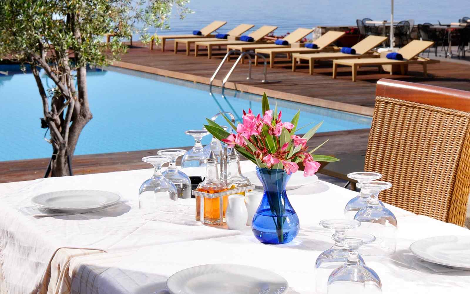https://riaddarbeija.com/wp-content/uploads/2016/03/summer-hotel-09.jpg